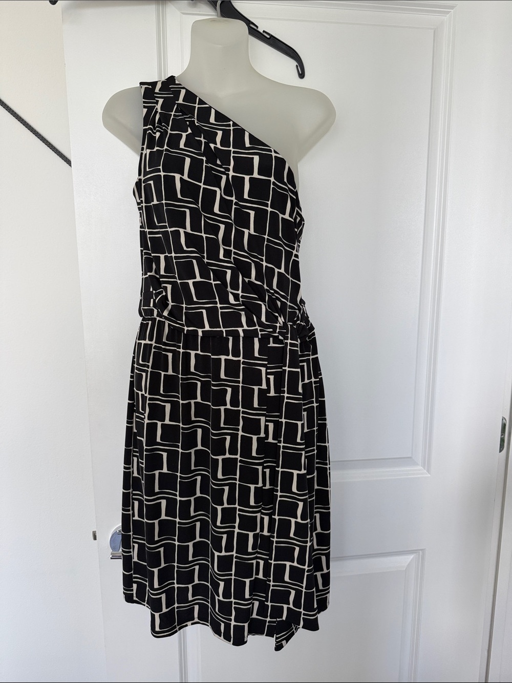 Banana Republic Black and off-white One-Shoulder Geometric Dress-Size Small